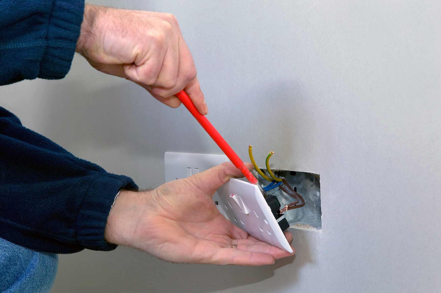 Our electricians can install plug sockets for domestic and commercial proeprties in Danbury and the local area. 